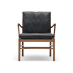 OW149 Colonial Chair i svart läder och valnöt