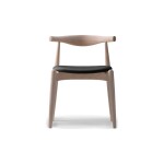 CH20 stol från Carl Hansen & Søn i tvålad ek.