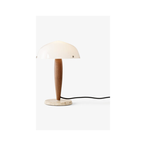 Herman SHY3 bordslampa från &tradition tillverkad av opalglas, massiv valnöt och marmorbas.